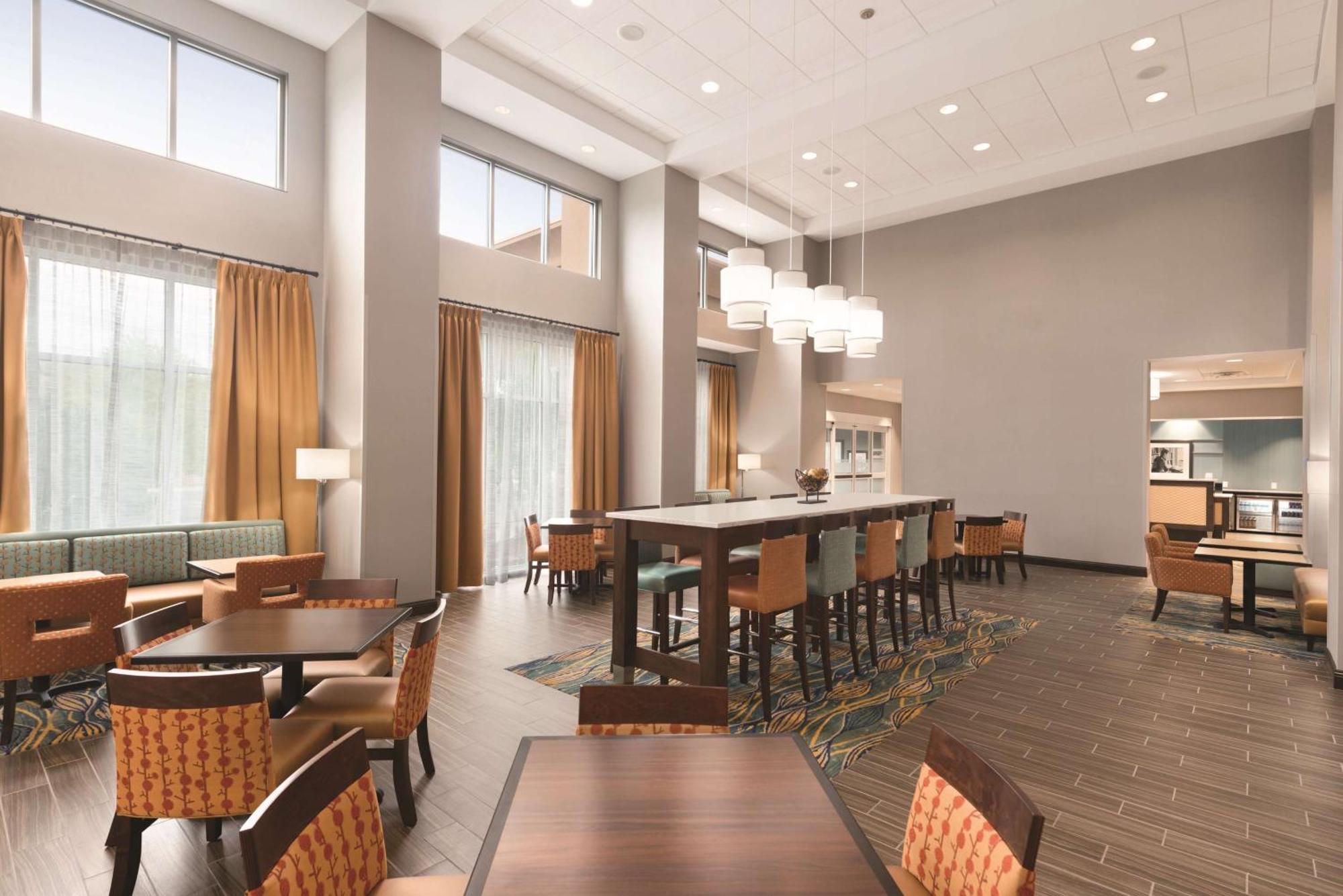 Hampton Inn & Suites - Deland Dış mekan fotoğraf